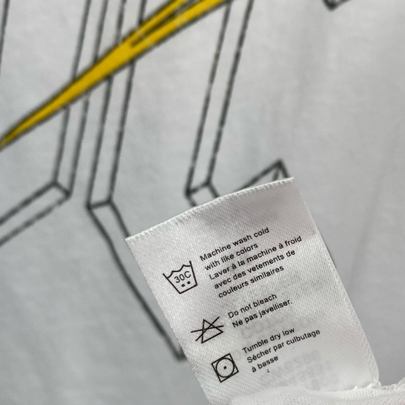 NWT Chaser AC/DC Highway to Hell Lightening Bolt Graphic Band T-Shirt M - Picture 5 of 5